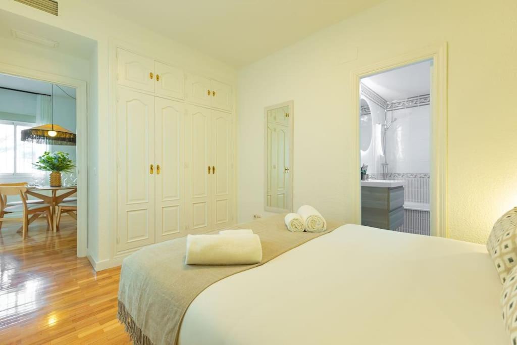 Apartamento Triana Deluxe By Valcambre Sevilla Exterior foto