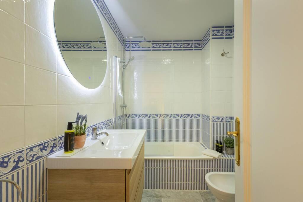 Apartamento Triana Deluxe By Valcambre Sevilla Exterior foto